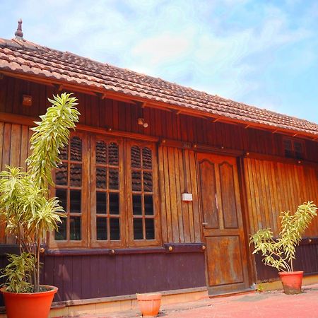 Moon Waves Beach Hotel Varkala Exterior photo